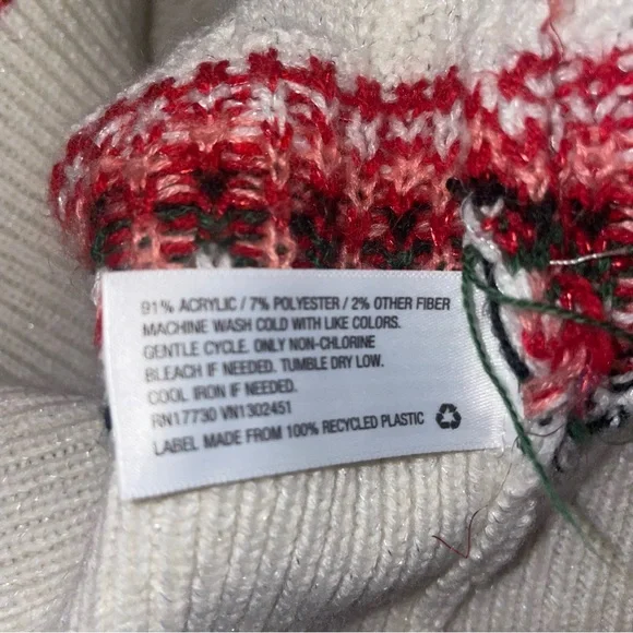 Rose Winter Cable-knit Sweater - Picture 9 of 10